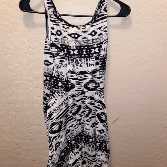 Black and white dress - Picture 4 of 5